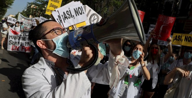 Centenares de médicos MIR protestan en Madrid en su segunda semana de huelga