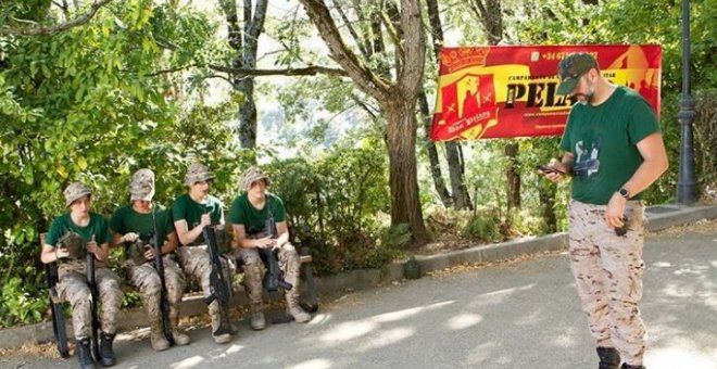 Veteranos del Ejército organizan un campamento de verano para formar a niños soldado