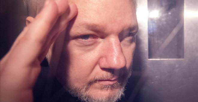 Assange combate su extradición a EEUU en medio de nuevas acusaciones