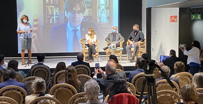 Puigdemont fa bandera de la "confrontació intel·ligent", a la presentació del seu nou llibre 'La lluita a l'exili'
