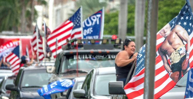 Una caravana en apoyo a Trump reúne a miles de personas en Miami mientras el mandatario se salta las normas en Nevada