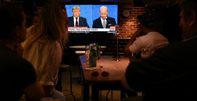 El primer debate entre Biden y Trump se salda con bronca, ruido y ataques personales