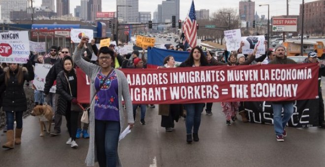 Un juez bloquea la orden de Biden de suspender las deportaciones por 100 días