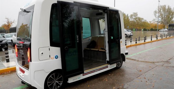 El primer autobús público sin conductor de España sufre un percance en sus primeras horas de circulación