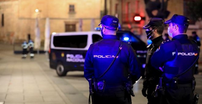 La Policía detiene a un hombre en Vigo por grabar a mujeres en los probadores de una tienda