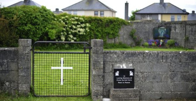 Irlanda intenta reconciliarse con la memoria histórica de madres y bebés enterrados o adoptados en el siglo XX