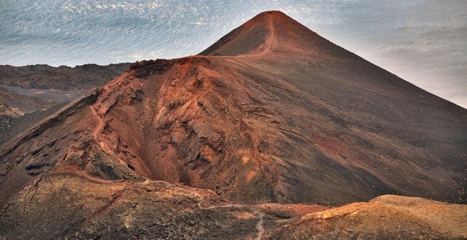 Cinco volcanes en España que no conocías (más allá del Teide)