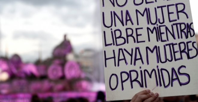 Organizaciones feministas presentan una ley para abolir la prostitución y sancionar a los puteros