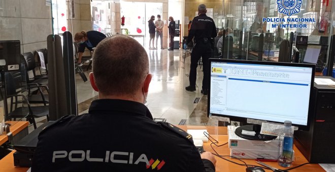 La Policía de Paterna vuelve a sancionar con 501 euros a una mujer migrante que fue a sacar el DNI de su bebé