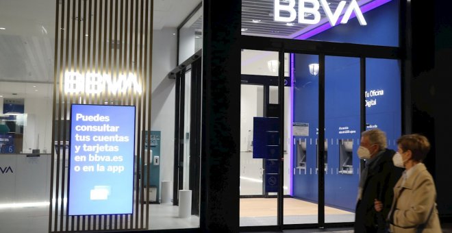 La fusión BBVA-Sabadell puede suponer la salida de 6.160 trabajadores y el cierre de 1.232 sucursales