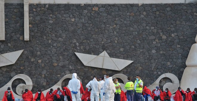 El drama dels menors migrants es repeteix a Canàries sense una estratègia estatal per protegir-los