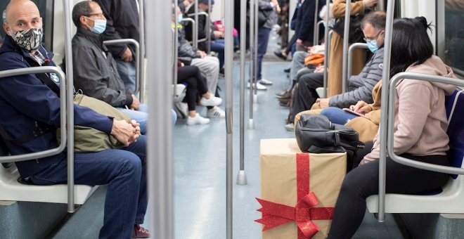 Los usuarios del transporte público bajaron un 46,4% y los del aéreo un 63,1%