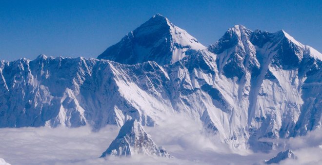 Nepal y China establecen que el Everest mide 86 centímetros más que antes