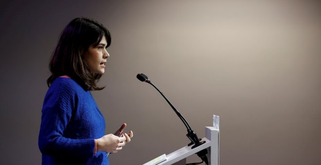 Isa Serra: "No se pueden defender los intereses de las familias y de los fondos buitre al mismo tiempo"