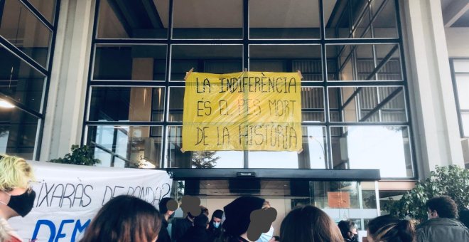 Estudiantes ocupan el rectorado de la Universitat Autònoma de Barcelona para "blindar el derecho a la educación"