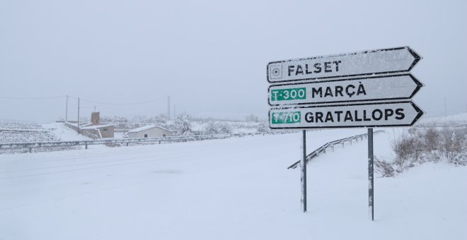 El temporal Filomena deixa més d'un centenar de carreteres afectades