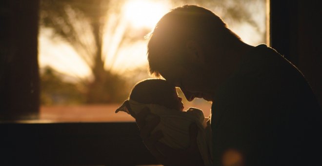 Los futuros padres ya se organizan las 16 semanas de baja por paternidad, un tiempo superior a otros países de la UE