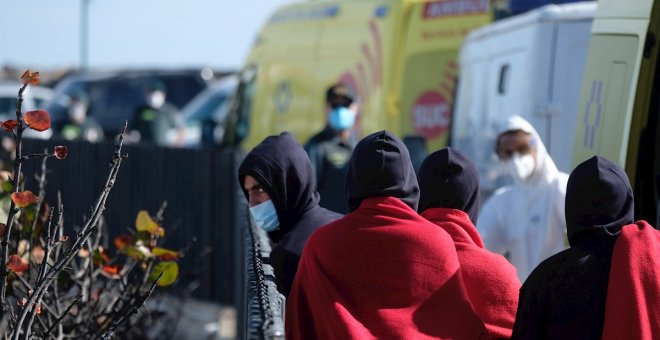 Los migrantes acogidos en un colegio de Las Palmas se declaran en huelga de hambre