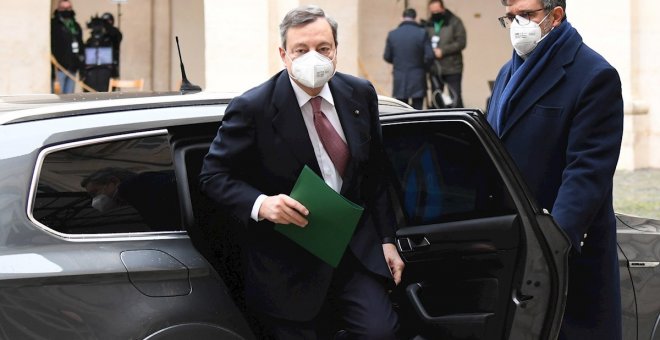 Draghi rehúye las redes sociales para descontaminar el clima político tras jurar como jefe del Gobierno italiano