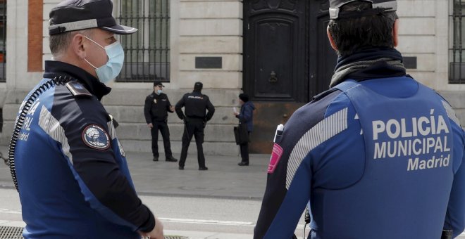 Detenido un hombre en Sol tras escupir e intentar asfixiar a otro al grito de "maricón"