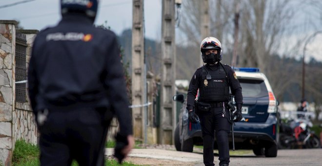 El juez imputa al hombre golpeado por dos policías en Linares por presuntos delitos de lesiones y atentado a la autoridad