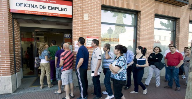 La reforma laboral deja a un millón de parados sin ingresos mientras la protección social alcanza máximos históricos