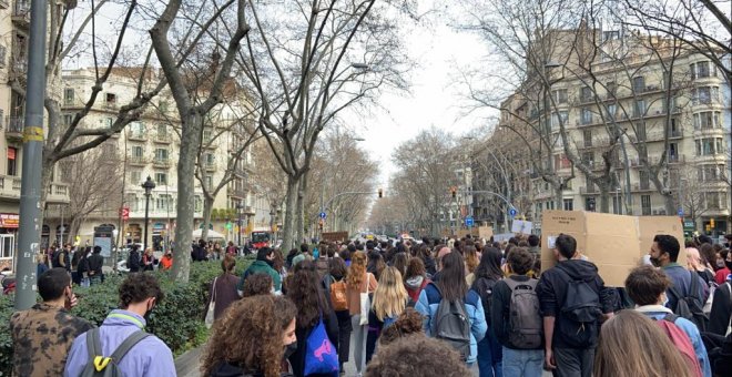 Uns 300 estudiants d'Art fan vaga a Barcelona en contra dels casos d'abús de poder i assetjament sexual