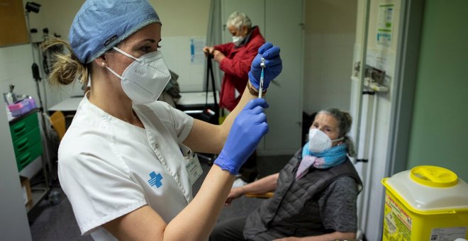 La pandemia aleja el sueño de la igualdad laboral: la contratación de mujeres fue un 25% inferior a la de los hombres en 2020