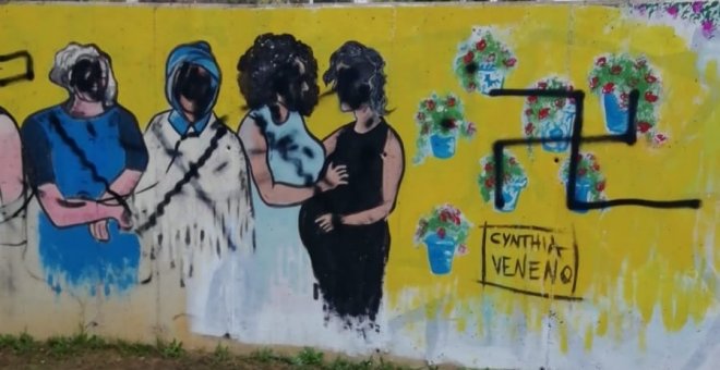 La creadora del mural feminista vandalizado en Huelva: "Si lo borráis 500 veces, lo pintaremos 1.000 más"