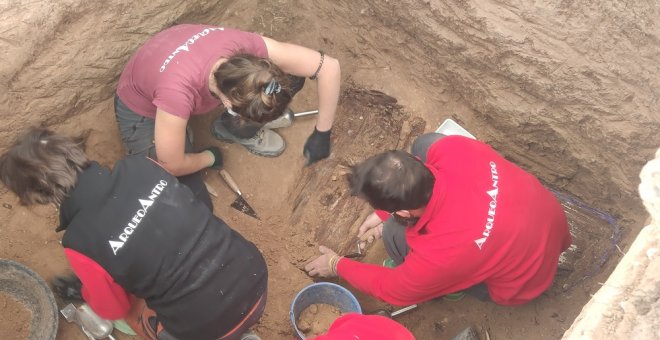 El misterio del ataúd infantil vacío en la fosa 'X' del cementerio de Alicante