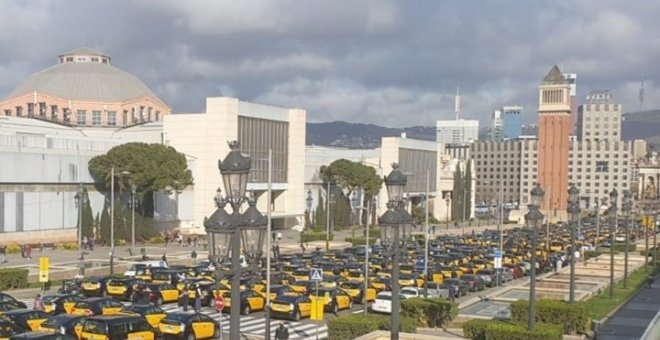 Els taxis tornen als carrers contra Uber: "Venen a quedar-se amb més sectors"