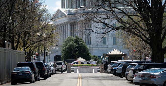 Abatut un home davant del Capitoli dels Estats Units després d'atropellar dos policies, un dels quals ha mort