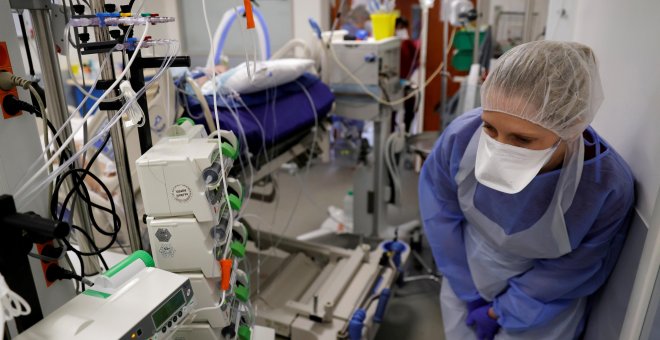 Francia habilita siete hospitales militares para acelerar la vacunación tras batir récord de ingresos en UCI