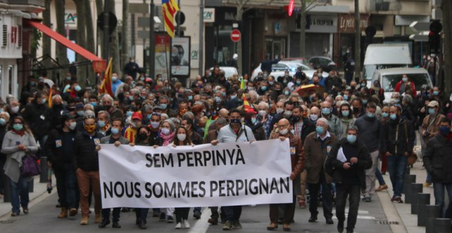 Manifestació a Perpinyà per reclamar un referèndum sobre el canvi d'escut que elimina la catalanitat de la ciutat