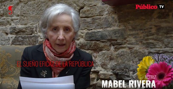 Lectura del manifiesto "El sueño eficaz de la República" por la actriz Mabel Rivera