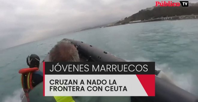 Jóvenes marroquíes cruzan a nado la frontera con Ceuta y el Gobierno acuerda su devolución