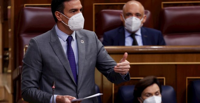 Sánchez, a Casado: "Se le está poniendo cara de Albert Rivera"