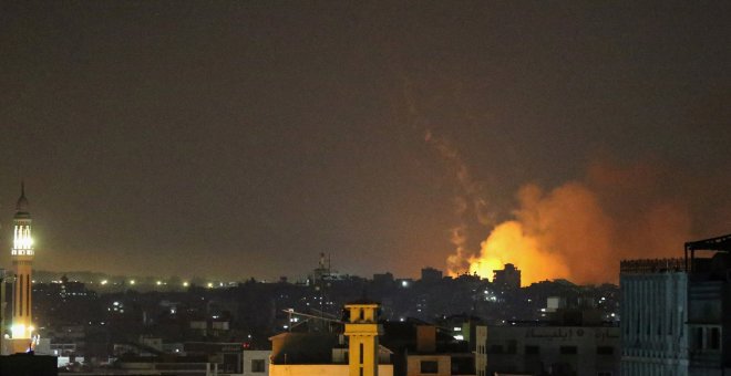 El Ejército israelí lanza una gran ofensiva aérea sin entrar en la Franja de Gaza