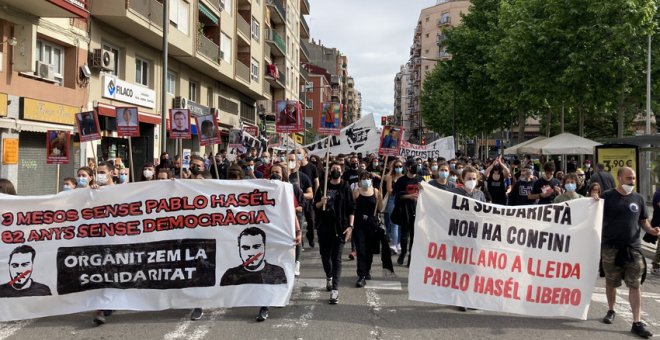 El clam per la llibertat de Pablo Hasél torna als carrers de Lleida tres mesos després del seu empresonament