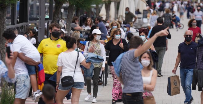 La incidencia en España continúa bajando hasta los 144 casos, mientras que Euskadi es la única comunidad en riesgo extremo