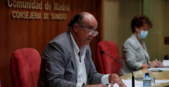 Madrid se opone al criterio de Sanidad y recomienda AstraZeneca como segunda dosis a los menores de 60 años