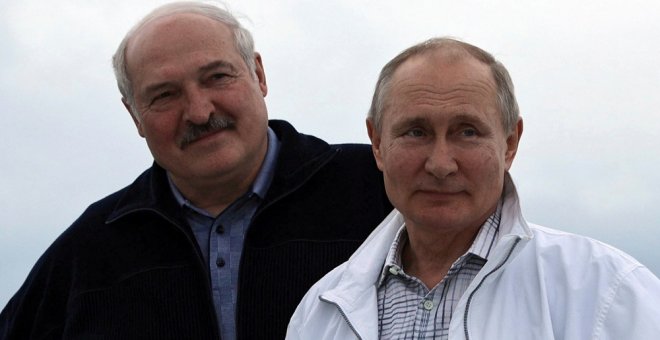 Putin acuerda un préstamo de 400 millones de euros con Lukashenko mientras crece la presión sobre Bielorrusia