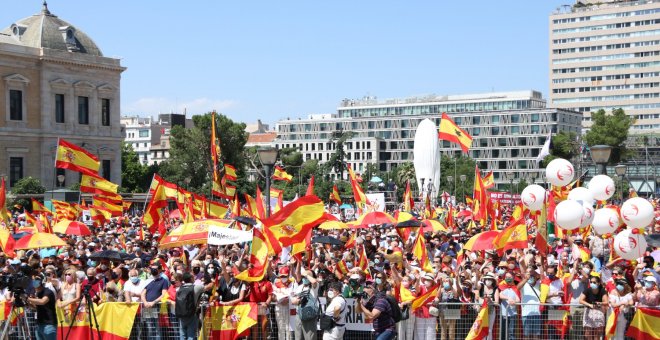 Unes 25.000 persones es manifesten a Madrid contra els indults