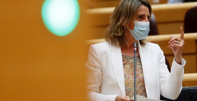 Teresa Ribera asegura que el Gobierno revisará los impuestos de la luz "muy pronto"