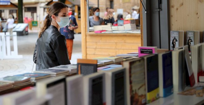 La incidencia sigue estable mientras España llega al 50% de la población vacunada con al menos una dosis