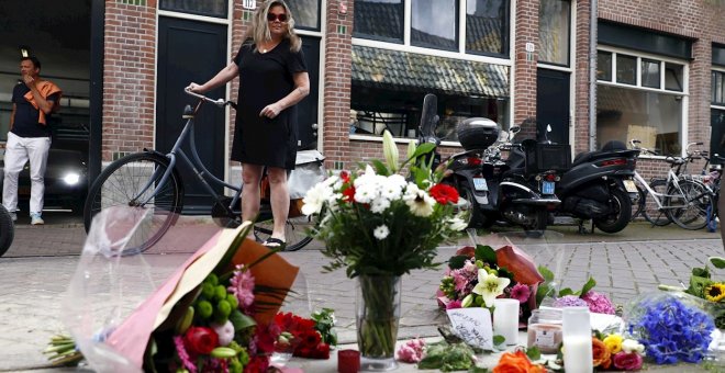 El periodista neerlandés De Vries, especializado en crimen organizado, muere una semana después de ser tiroteado
