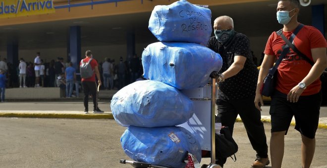 Cuba levanta temporalmente los aranceles y límites a la importación privada en grandes cantidades de comida y medicinas