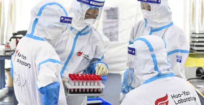 China acusa a EEUU de "politizar" el rastreo del origen del coronavirus