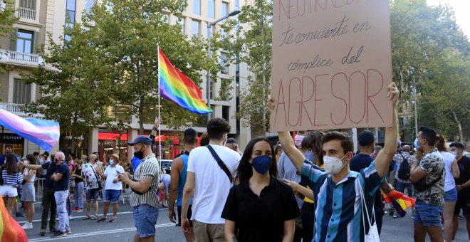 Unas 4.000 personas se manifiestan contra la LTGBIfobia en Barcelona
