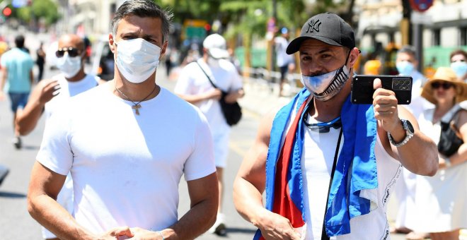 Cientos de manifestantes marchan en Madrid en apoyo a las protestas en Cuba